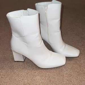 White heeled go go boots size 8.5